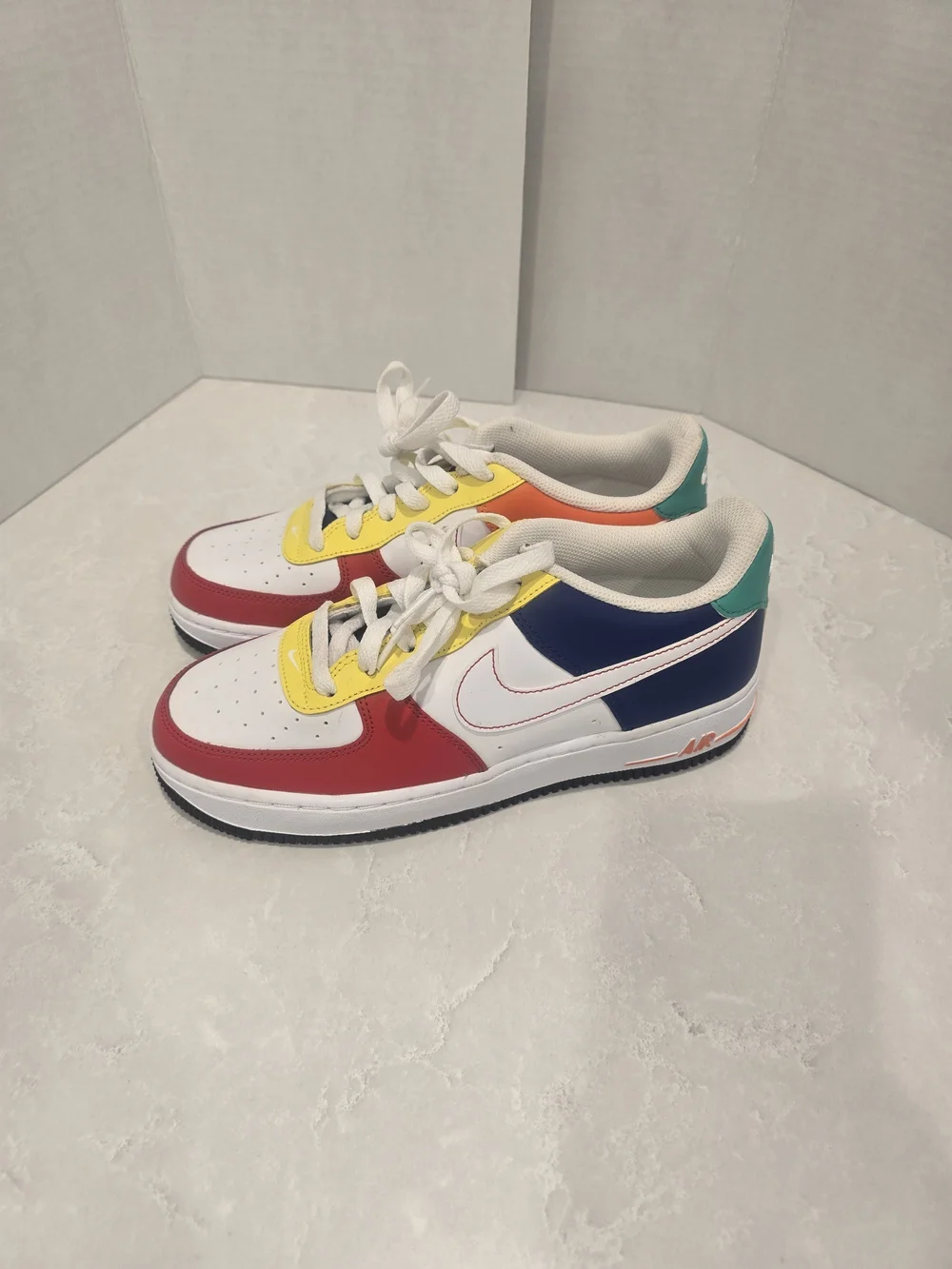 Nike Kids Multicolor Low-Top Sneakers in Red, Yellow, Blue, Green
